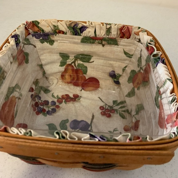 Vintage Longaberger Fruit Print Fabric Lined 9" Squared Basket - Picture 9 of 13